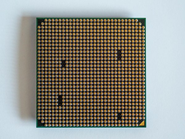 Quelles sont les approches pour concevoir des quêtes dynamiques basées sur les choix du joueur dans un RPG?